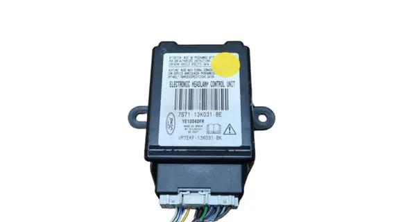Ford Mondeo MK IV Light module LCM 7S7113K031BE