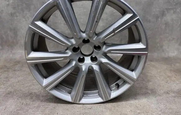Volvo XC90 R20 alloy rim 
