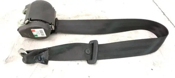 Rear seatbelt