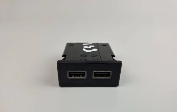 Alfa Romeo Stelvio USB socket connector 01561319450 1561319450