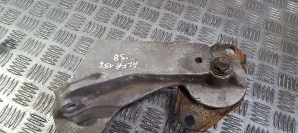 Alfa Romeo 156 Engine mount bracket 176477