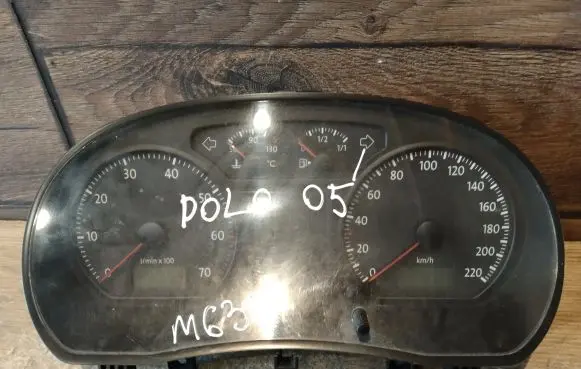 Volkswagen Polo IV 9N3 Speedometer (instrument cluster) 13110800306 110080320031A