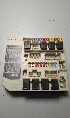 Nissan Note (E11) Fuse box set 284B7AX61A R0007