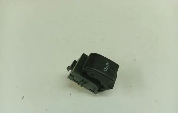 Toyota Avensis T250 Electric window control switch 8481005050