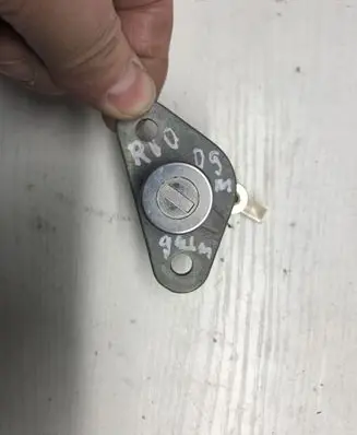 KIA Rio Tailgate exterior lock 