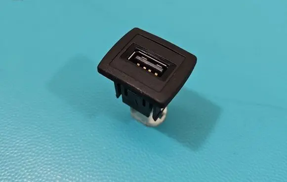 USB socket connector