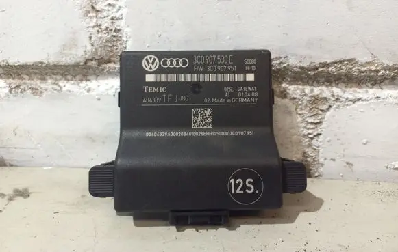 Volkswagen PASSAT B6 Gateway control module 3C0907530E