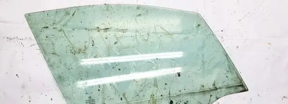 Peugeot 208 Front door window glass four-door