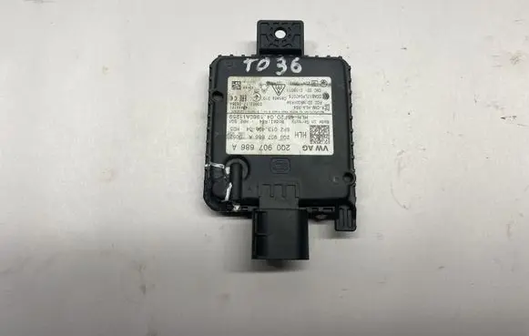 Volkswagen Jetta VII Blind spot module 2Q0907686 2Q0907686A