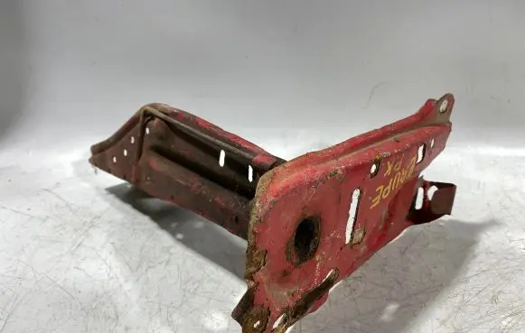 Top upper radiator support slam panel