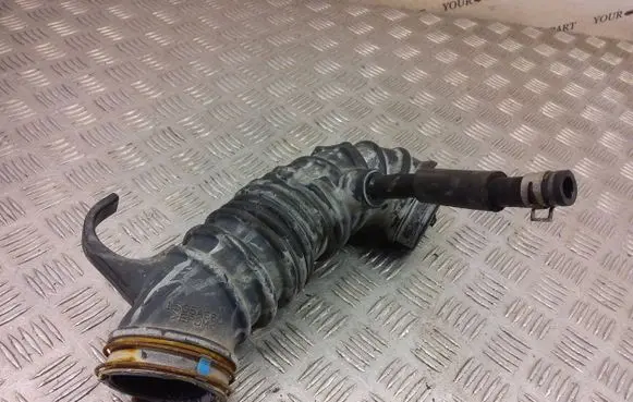 Mitsubishi Outlander Air intake duct part 1505a660