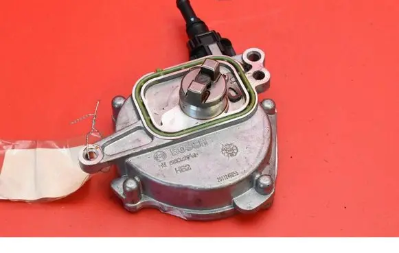 Toyota Yaris Vacuum pump F009A10018