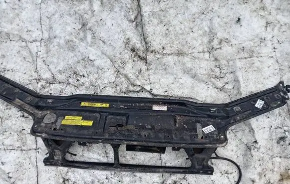 Volvo V70 Radiator support slam panel