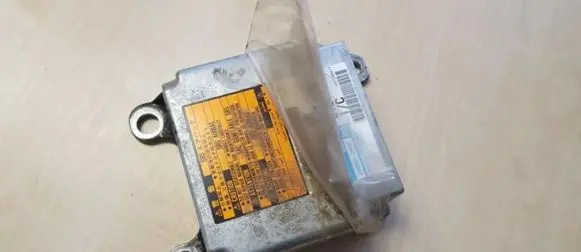 Toyota Avensis Verso Airbag control unit/module 8917044050