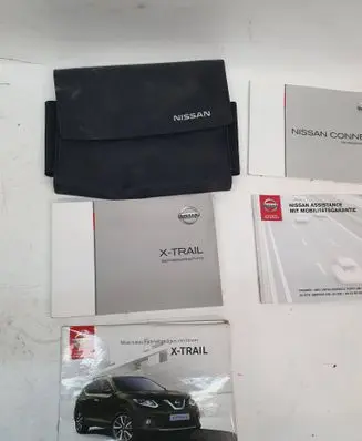 Nissan X-Trail T32 Owners service history hand book
