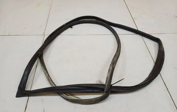 Mazda Premacy Rubber seal front coupe door 