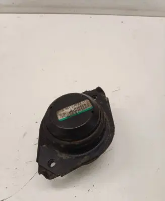 Mercedes-Benz R W251 Engine mount bracket A2512402717