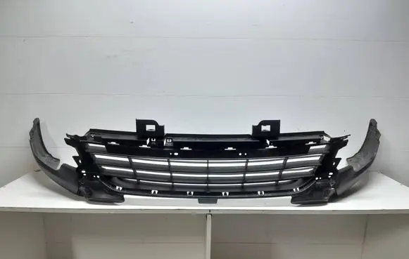 Renault Captur Front bumper lower grill 620269604R