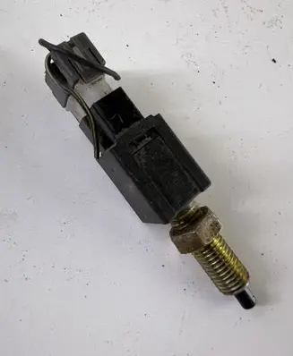 Mitsubishi Pajero Clutch pedal sensor 