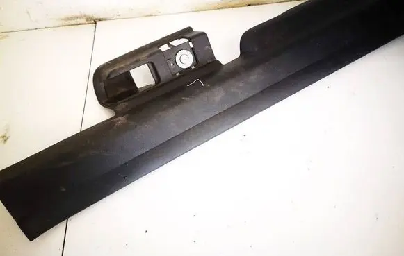 Front sill trim cover