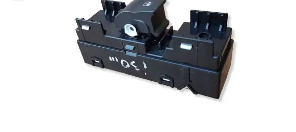 Hyundai i30 Electric window control switch 93581G3010 20171003