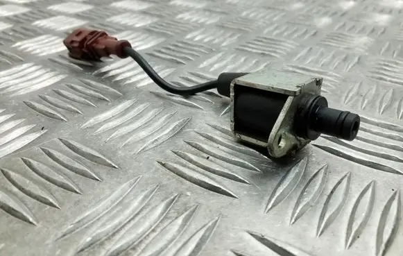 Volkswagen Golf VII Turbo solenoid valve 04L907284