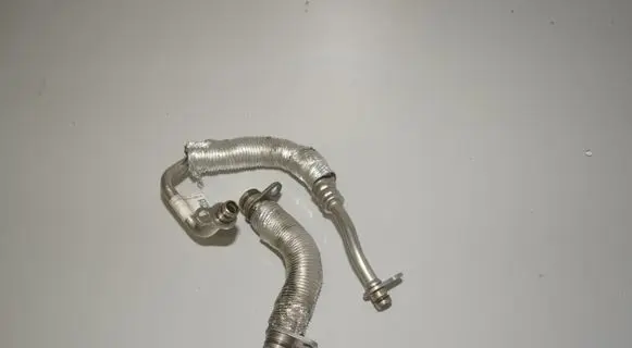 BMW 2 F46 Turbo turbocharger oiling pipe/hose 7536041 12147536041 7537854