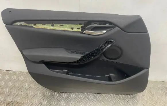 BMW X1 E84 Front door card panel trim 70506291 3993157 00025403