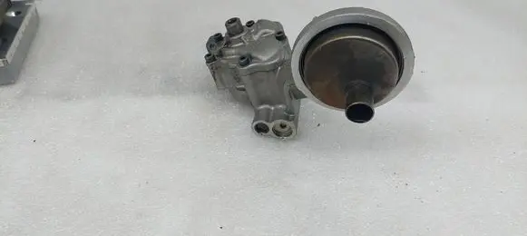 Audi A6 S6 C6 4F Oil pump 059115105AD