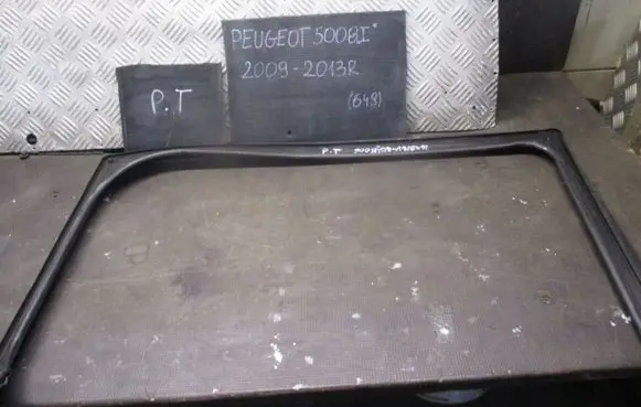 Peugeot 5008 Rubber seal loading door 