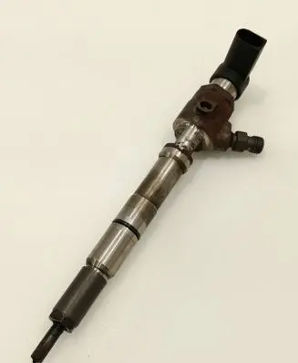Volkswagen Caddy Fuel injector 03L130277B