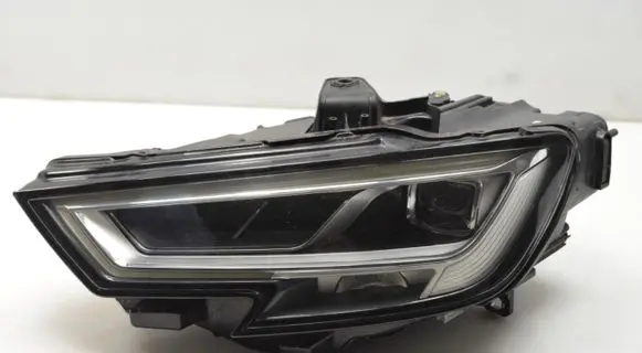 Audi A3 S3 8V Headlight/headlamp 8V0941033C