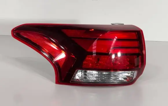Mitsubishi Outlander Rear/tail lights 8330A997