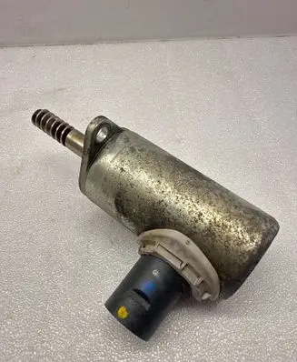 BMW X5M F85 Camshaft vanos timing valve 7605025 17204710