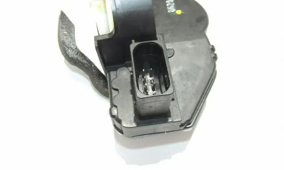 Opel Insignia A Front door lock 3023880