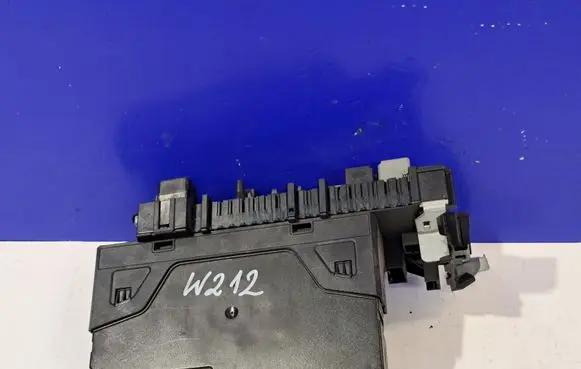 Mercedes-Benz E W212 Fuse module 2129003702 2125452832