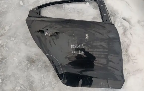 Mazda 3 II Rear door