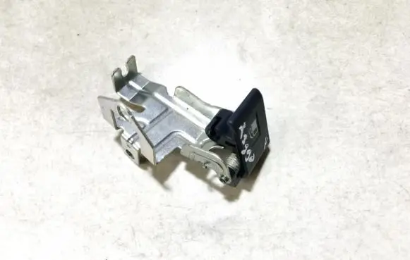 Honda CR-V Fuel tank opening switch 