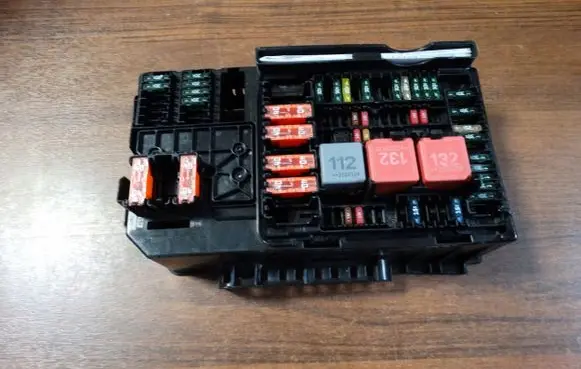 BMW M4 F82 F83 Fuse box set A2239061602
