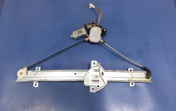 Suzuki Liana Front door window regulator with motor 8343076F10