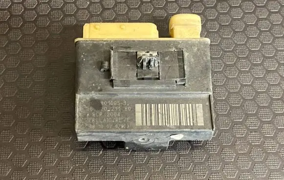 Citroen C5 Glow plug pre-heat relay 9652021180 100267923 018010951