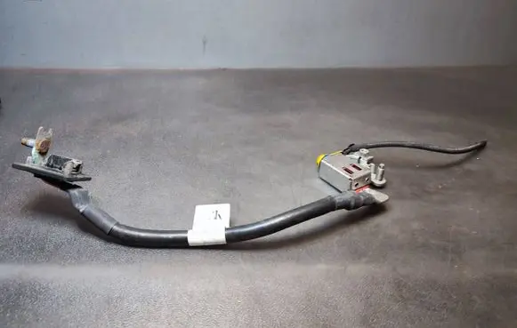 Mercedes-Benz Sprinter W901 W902 W903 W904 Positive cable (battery) A9064401066