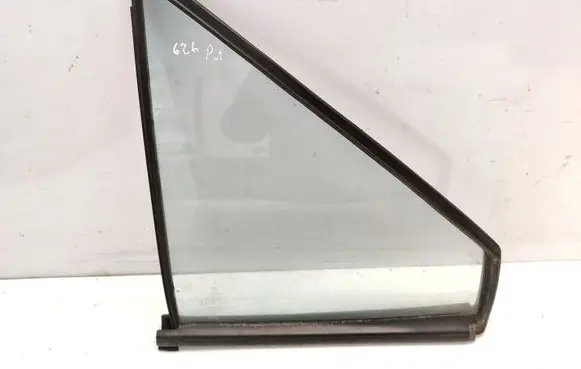 Volkswagen Polo II 86C 2F Front triangle window/glass 43R001057 DOT27 M51