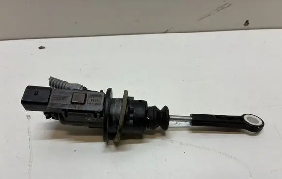 Audi A4 S4 B9 Clutch slave cylinder 8K1721401H