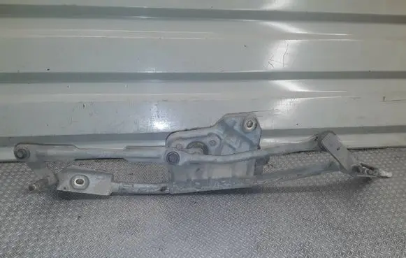 Volvo XC90 Front wiper linkage and motor 8620509