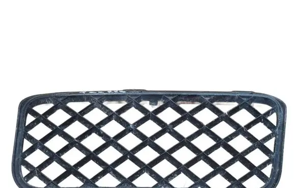Volkswagen Touareg I Front bumper lower grill 7L6853677