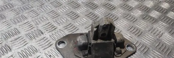 Volvo S60 Engine mount bracket 30748811
