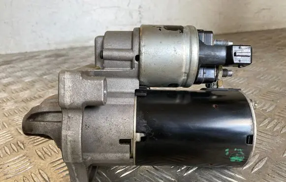 Peugeot 2008 I Starter motor 9674077280 ESM18E8 20J74317
