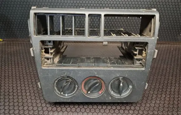 Audi A4 S4 B5 8D Climate control unit 893959511