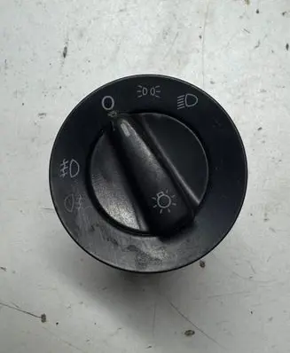 Volkswagen Golf IV Light switch 1C0941531A